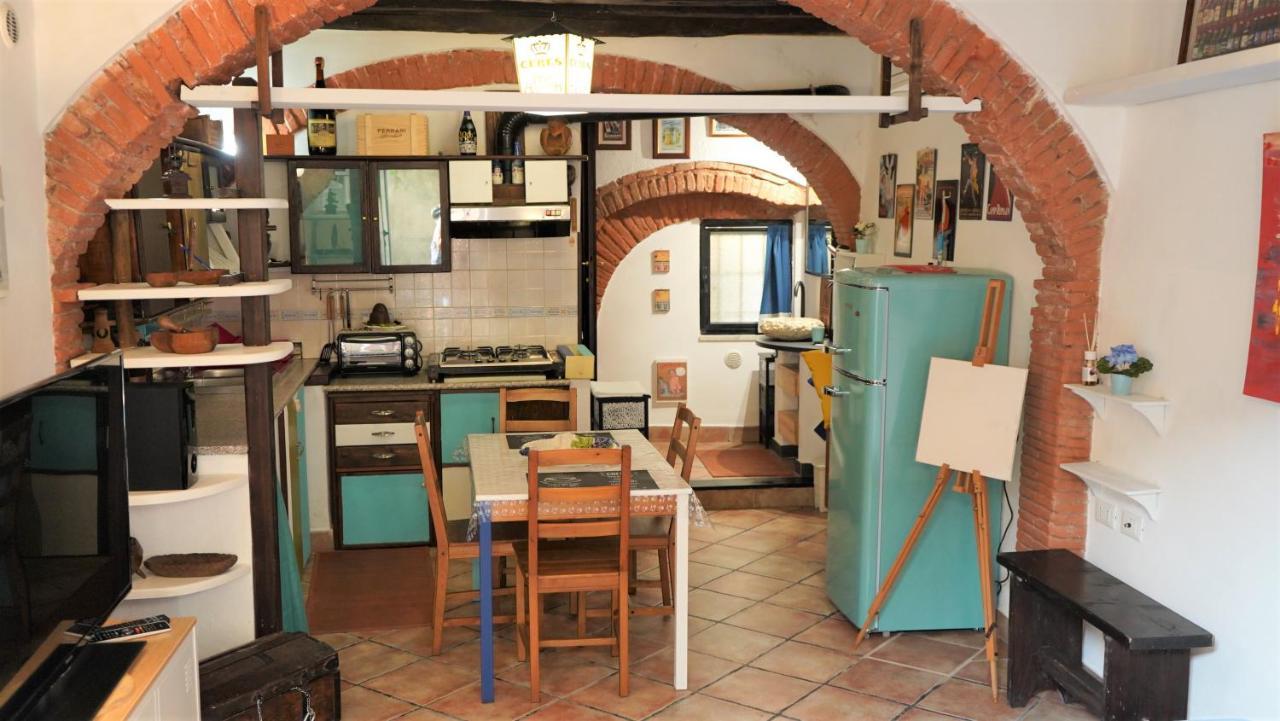 La Taverna Di Gianni Near The Beach Italy Riviera Σαβόνα Εξωτερικό φωτογραφία